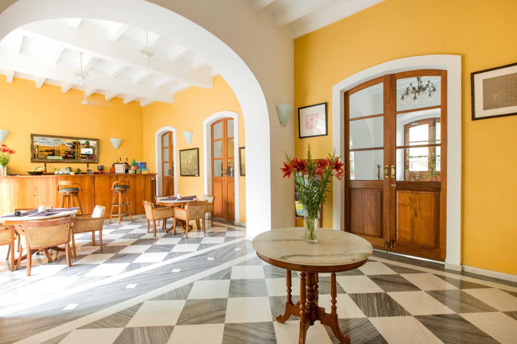 Palais De Mahe - A Cgh Earth Experience Hotell Pondicherry Eksteriør bilde